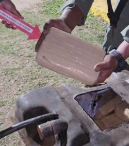 Fanb incauta 25 kilogramos de droga oculto en vehículo en Bolívar