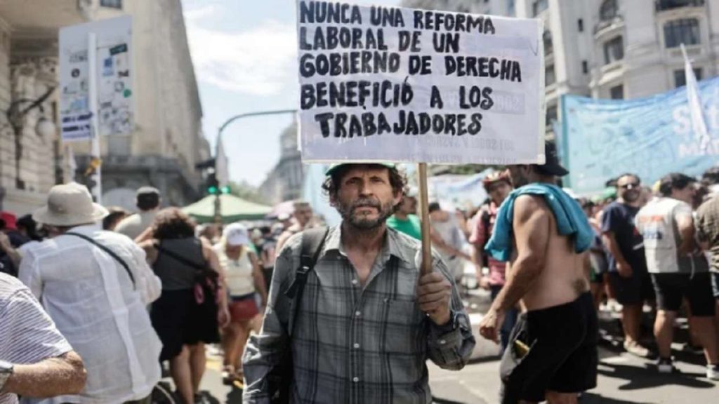 Gremios argentinos se movilizan contra reforma laboral de Milei