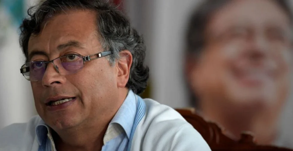 Gustavo Petro denuncia presunto plan de atentado contra el helicóptero presidencial