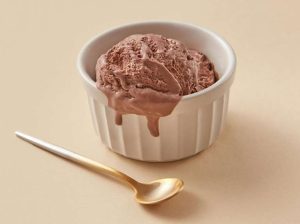 Helado de chocolate y cambur