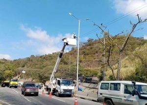 Instalan 112 luminarias LED en tramo La Bonanza de Charallave 