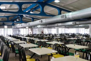 Instalarán mesa de trabajo para mejorar el comedor de la UCV