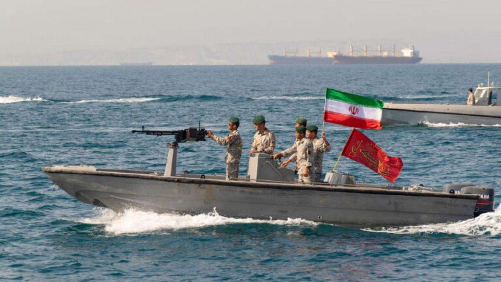 Irán cierra parcialmente el estrecho de Ormuz
