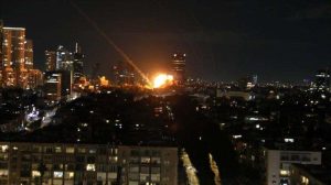 Irán responde con ofensiva de misiles contra Tel Aviv y Haifa