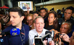 A solo unas horas de ser liberado Juan Pablo Guanipa lo volvieron a meter preso