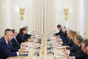 Lavrov: Rusia seguirá apoyando a Cuba en la defensa de su soberanía