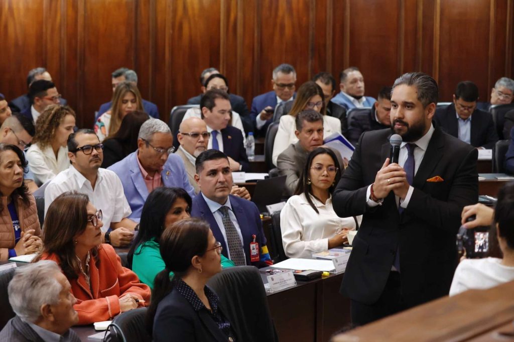 Maduro Guerra: tenemos que lograr que la política se haga sin violencia