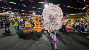 Maturín vibró de color y alegría con el desfile "Fantasía Caribeña"