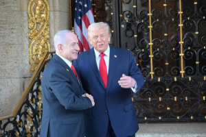 Netanyahu llegó a la Casa Blanca para reunirse con Donald Trump y abordar la estrategia conjunta frente a Irán