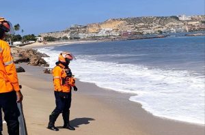 Ordenan cierre preventivo de playas de Lechería por mar de fondo