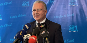 La esposa de Perkins Rocha confirma su excarcelación bajo medidas 'muy estrictas'