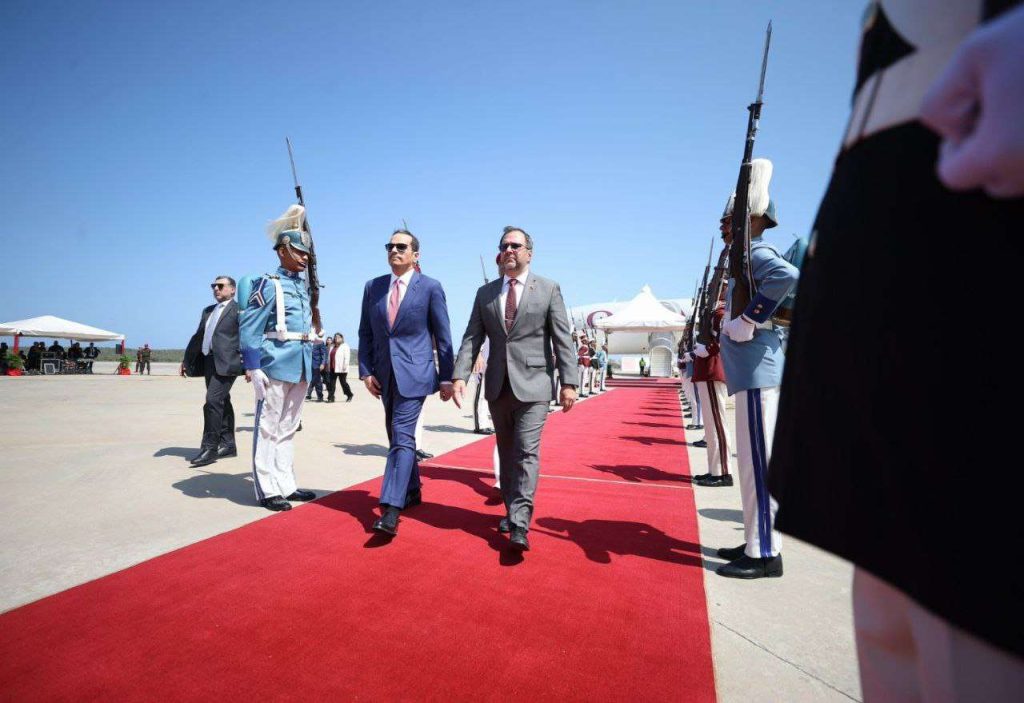 Primer ministro de Qatar arriba al país para fortalecer relaciones bilaterales