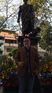 Rehabilitan plaza Bolívar de Antímano