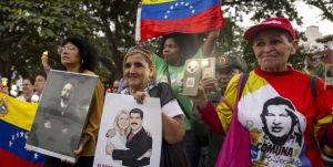 El chavismo marcha en Caracas a un mes del ataque de EEUU y la captura de Nicolás Maduro