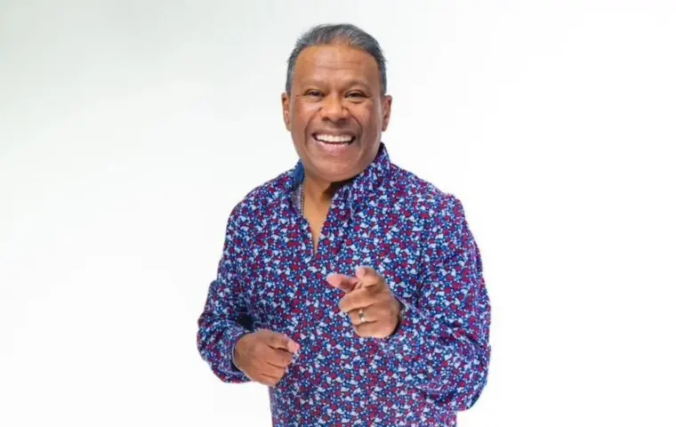 El salsero venezolano Wilmer Lozano recibe homenaje eterno en Mural de Callao Perú