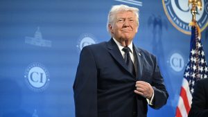 Trump sobre la subida de precios petroleros: "Artificialmente inflados"