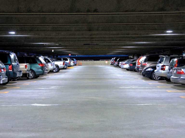 AN investigará cobro excesivo en los estacionamientos privados