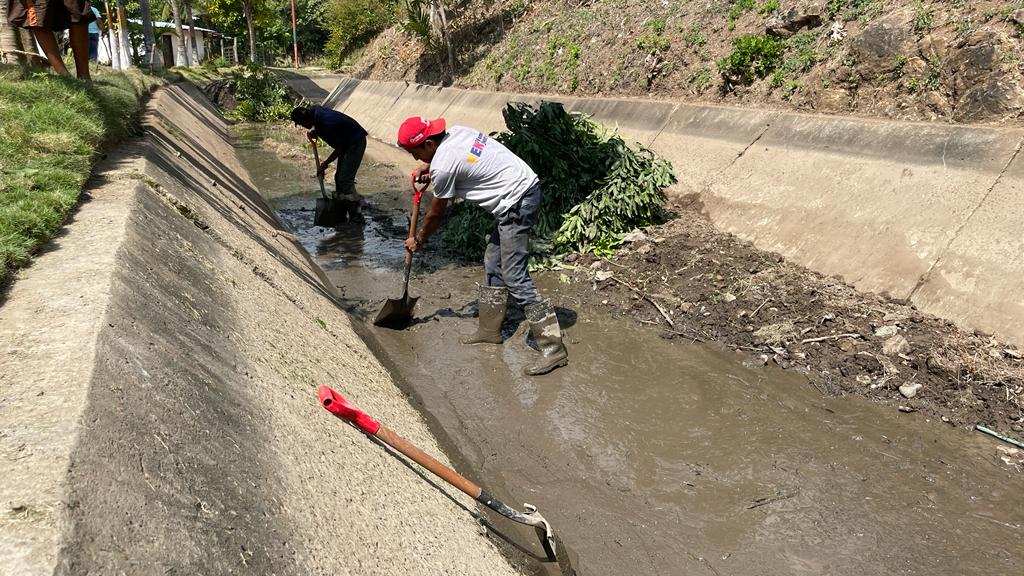 Avanza plan de mantenimiento preventivo en el río Guaire
