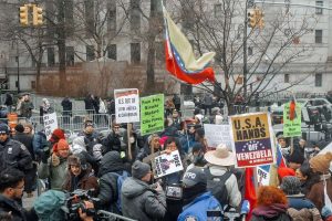 Ayuntamientos españoles contra injerencia de EEUU