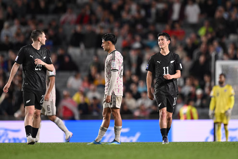 Chile cayó por goleada 4-1 contra Nueva Zelanda y explotaron las críticas