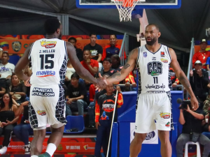 Cocodrilos supera a Centauros en su estreno en el pantano