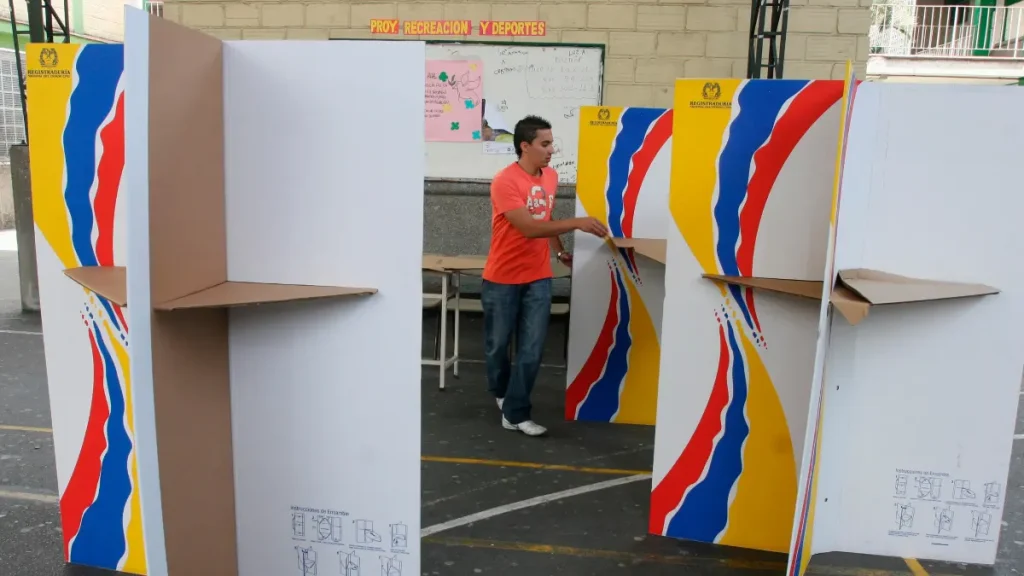 Colombia celebra legislativas este domingo con acompañamiento internacional
