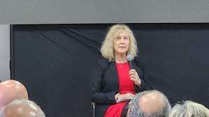 Designan a Raúl Cazal como ministro para la Cultura y a Ana María Sanjuán en Educación Universitaria