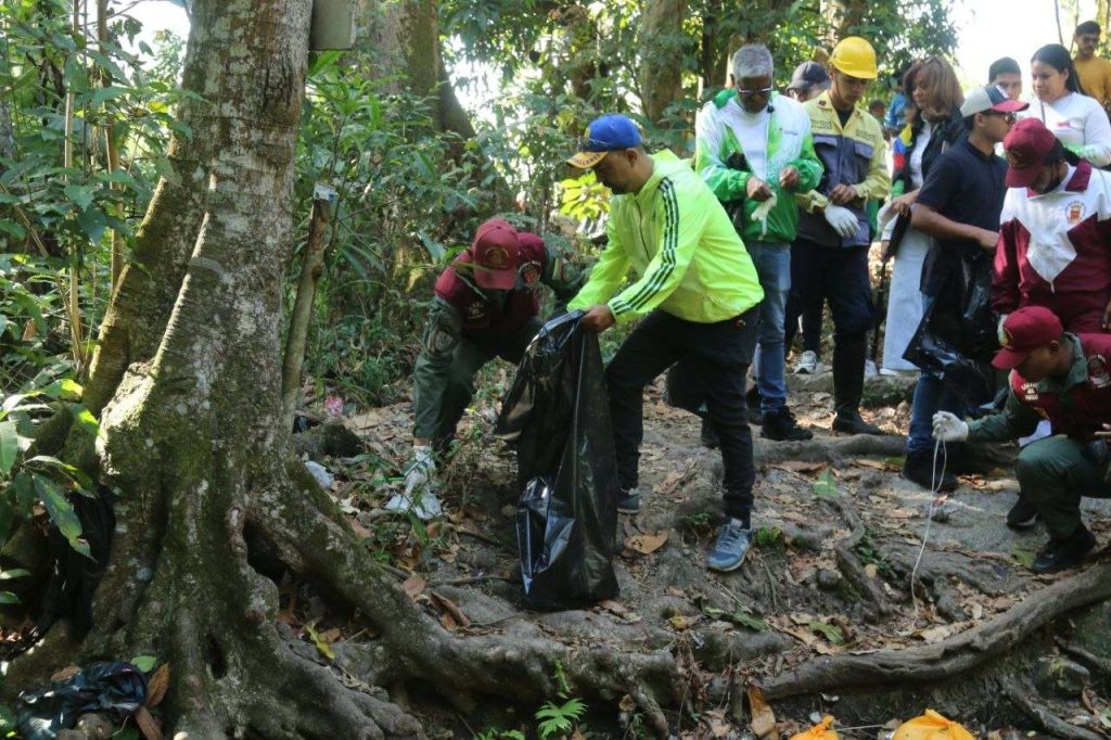 Ejecutan saneamiento en la quebrada Chacaíto del Waraira Repano