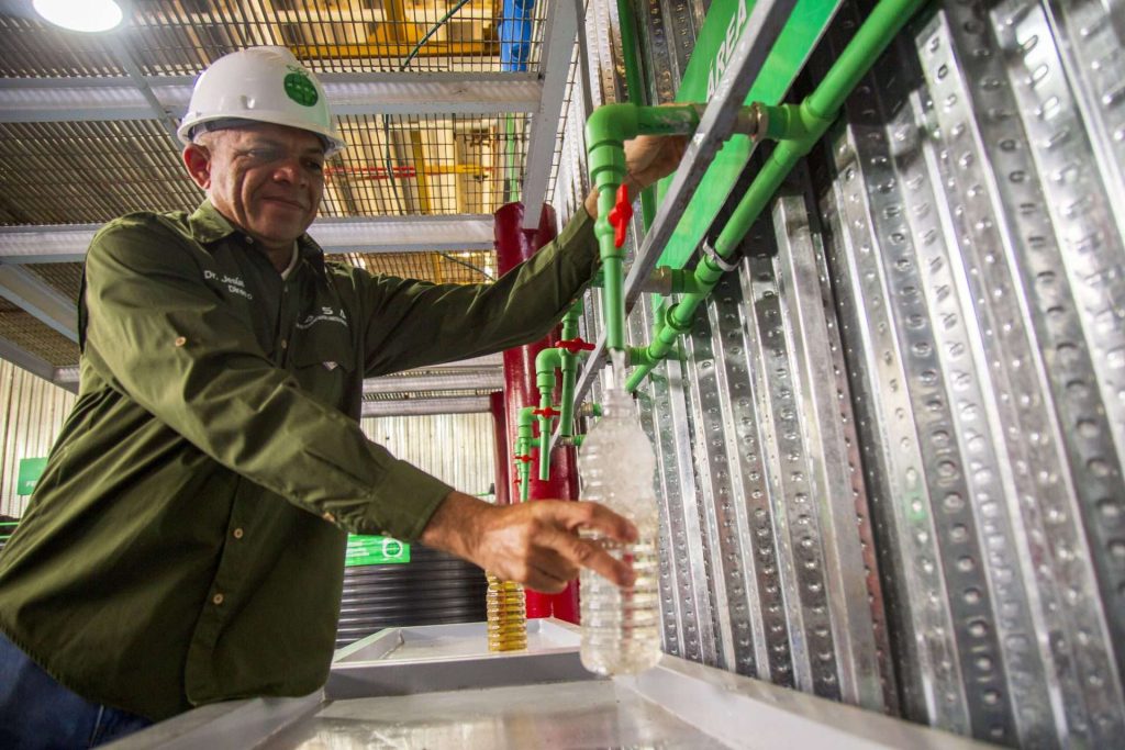 En Catia producen 280.000 litros de bioinsumos mensuales