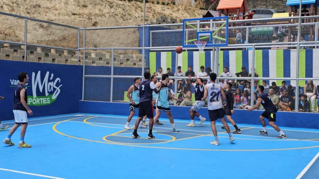 En El Calvario estrenan un polideportivo