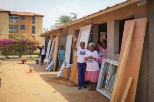 Entregan insumos para nuevas viviendas en urbanismo La Victoria de Barcelona