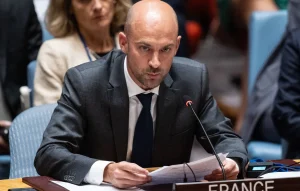 Francia ni aprueba ni participará en conflicto del Medio Oriente