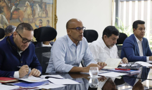 'Hay gente que cobra pero no trabaja'