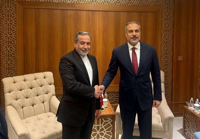 Irán y Türkiye abordan la seguridad regional ante la agresión de EEUU e Israel