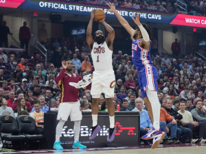 James Harden completa gran labor en la victoria de los Cavaliers