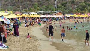 La Guaira inicia Semana Santa con alta afluencia en sus playas