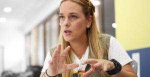 Reaparece Lilian Tintori denunciando que su casa en Caracas fue saqueada