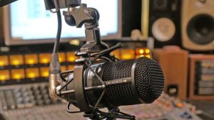 Más de 300 emisoras se unen en el Radiotom para la Consulta del 8M