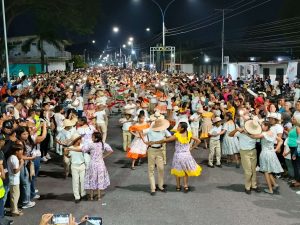 Más de 3.000 parejas dan vida a Joropódromo Escolar en Portuguesa