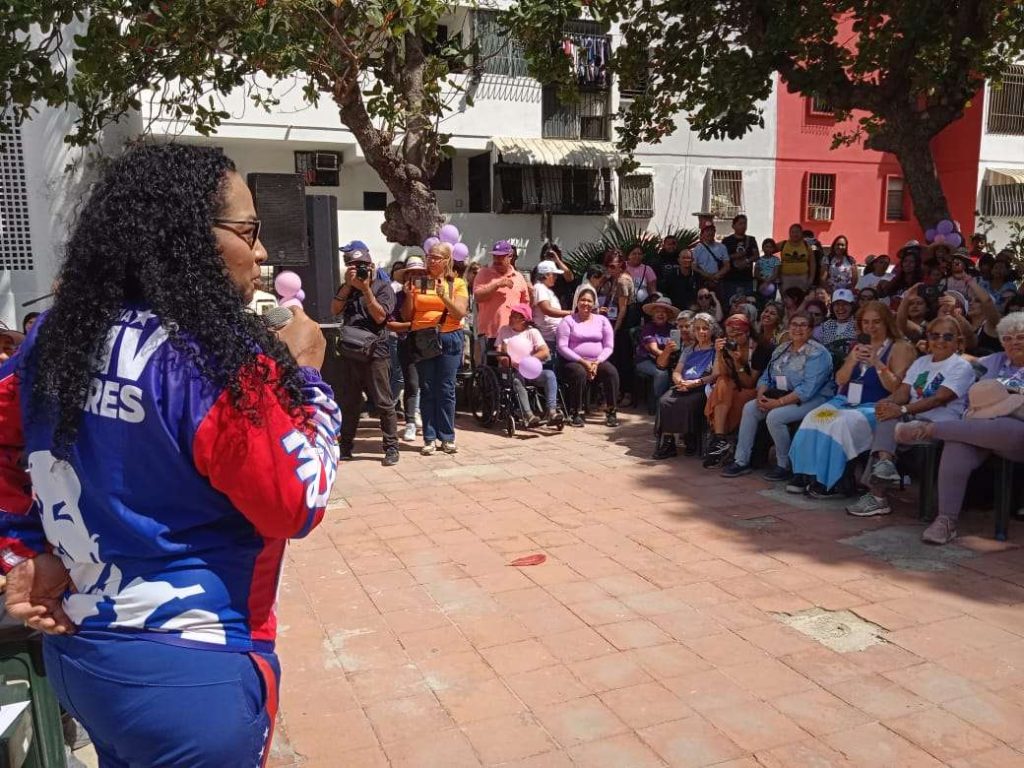 Mujeres de Catia La Mar despliegan Ruta Admirable en homenaje a Cilia Flores