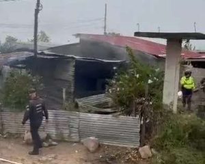 Murió madre tras salvar a su hija de un incendio