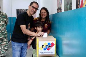 Rector de la Universidad de las Comunas resalta importancia de la Consulta Popular 2026