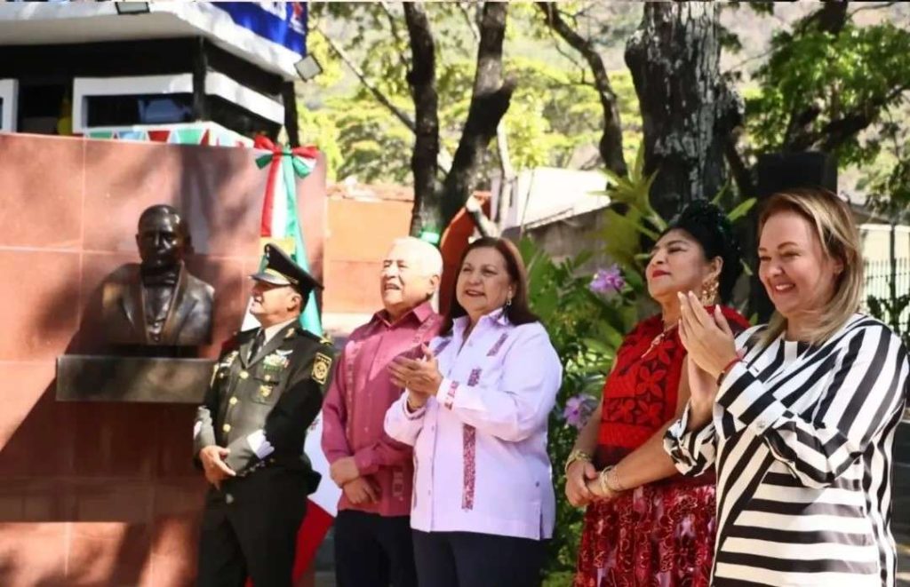 Remozaron Plaza Benito Juárez en la Alta Florida