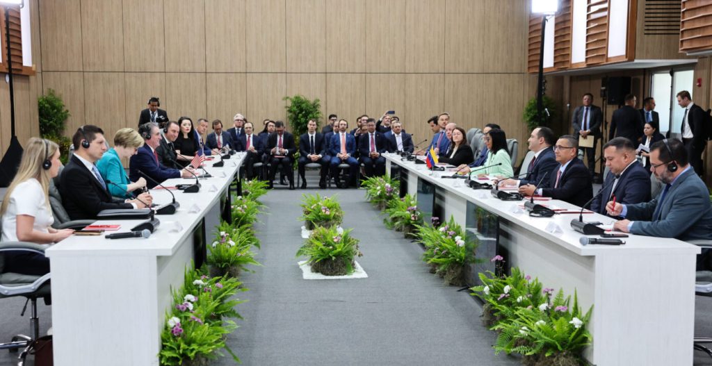 Venezuela firma acuerdos con la petrolera Shell