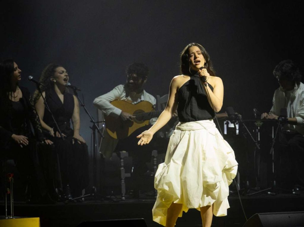 Rosalía desembarca en España entre el calvario y el paraíso