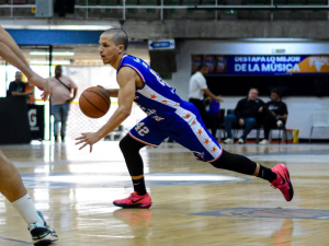 Trotamundos se impuso a Diablos en el inicio de la SPB