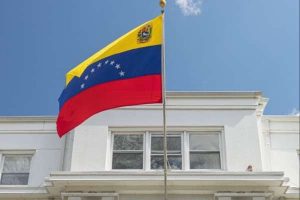 Venezuela recupera control de sus sedes diplomáticas en Washington para atención consular