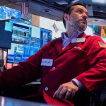 Wall Street termina en rojo una semana marcada por las amenazas sobre el estrecho de Ormuz