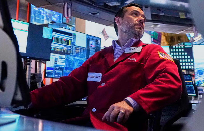 Wall Street termina en rojo una semana marcada por las amenazas sobre el estrecho de Ormuz