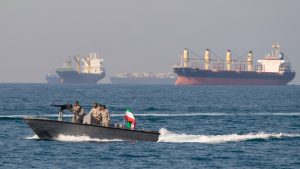 "Quemaremos cualquier barco que pase por el estrecho de Ormuz"